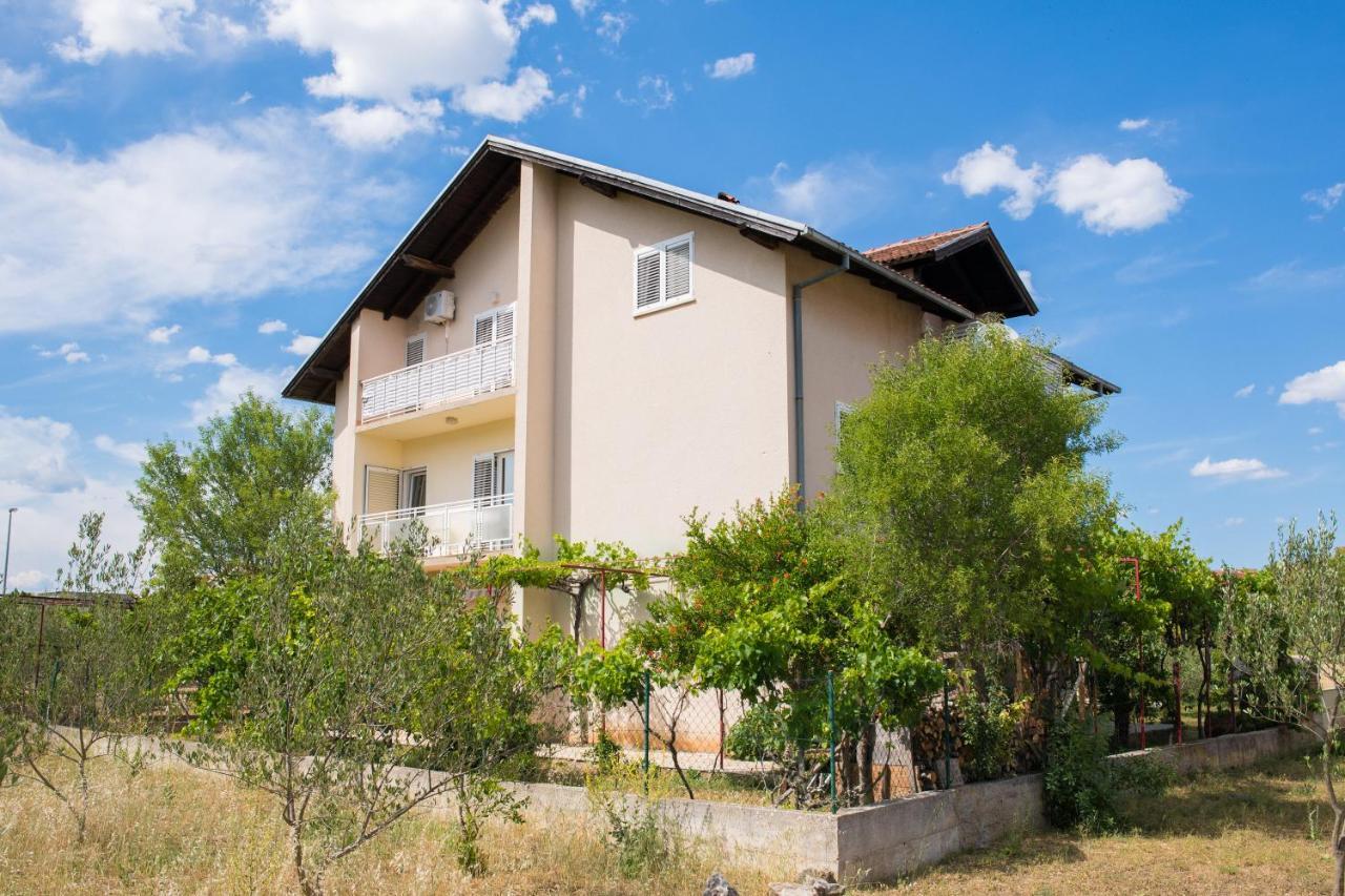 Apartment Dalmatien Raslina Ngoại thất bức ảnh