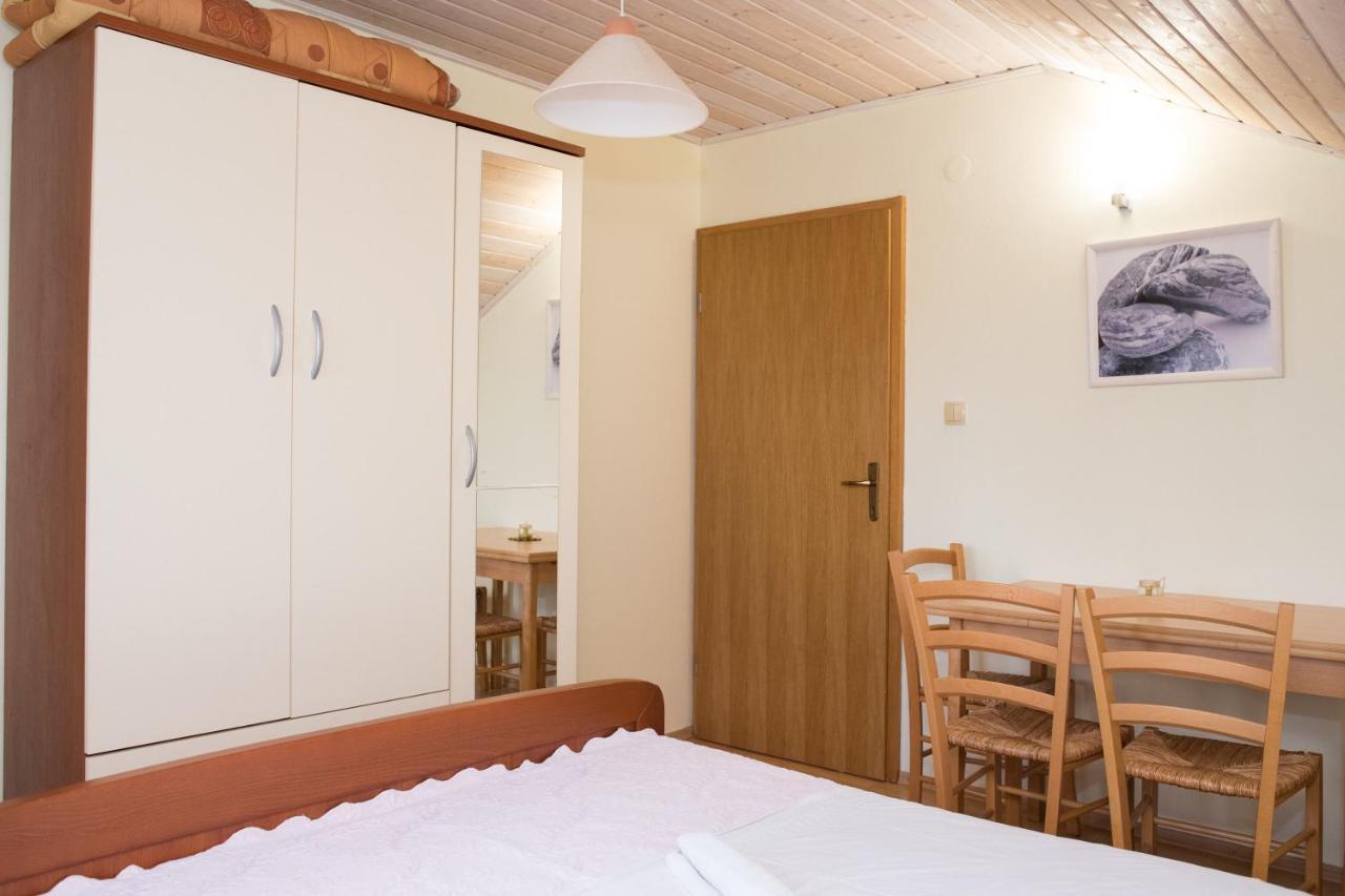 Apartment Dalmatien Raslina Ngoại thất bức ảnh